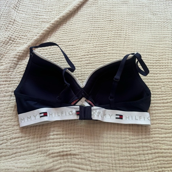 Tommy Hilfiger bra. 5/25$ - Picture 4 of 5